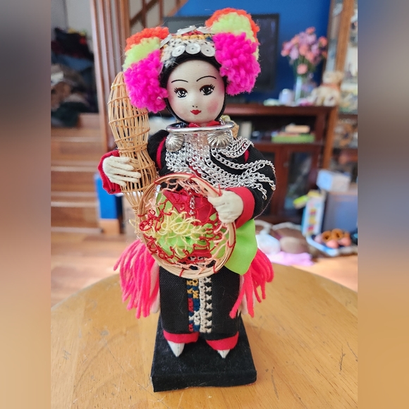 RARE VINTAGE Thai Chiangmai Akha Tribal Ethnic 8” Handmade Doll On Stnd w/friend - Picture 2 of 13